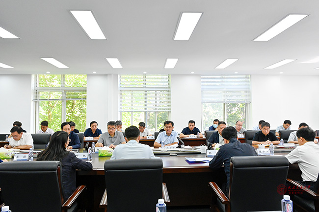 学校党委召开会议总结树立和践行正确政绩观学习教育